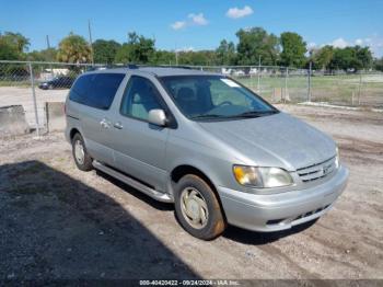  Salvage Toyota Sienna