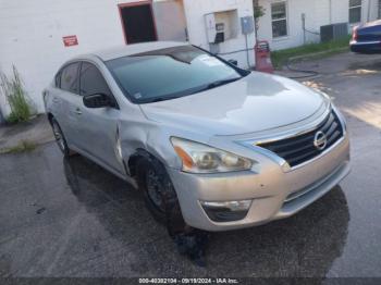  Salvage Nissan Altima