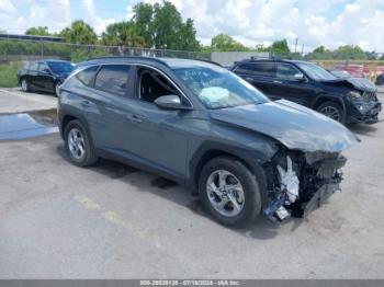  Salvage Hyundai TUCSON