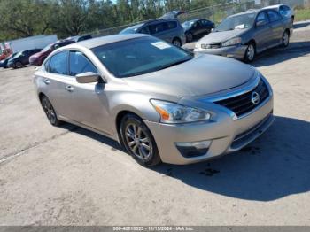  Salvage Nissan Altima