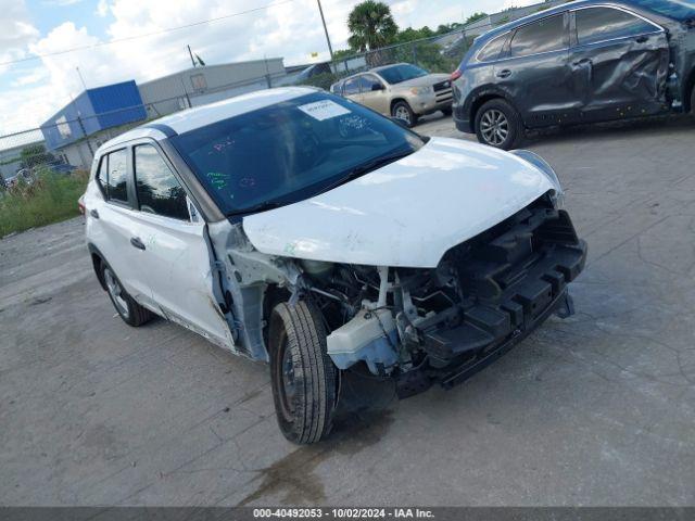  Salvage Nissan Kicks