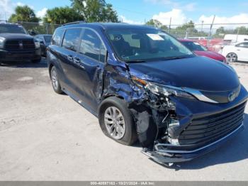  Salvage Toyota Sienna