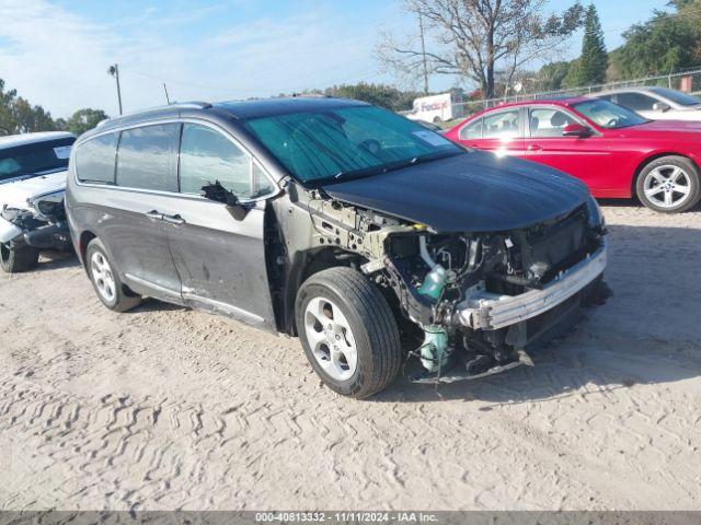  Salvage Chrysler Pacifica