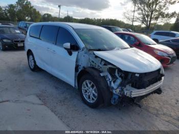  Salvage Chrysler Pacifica