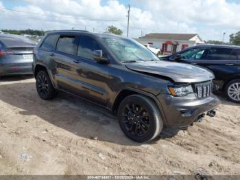  Salvage Jeep Grand Cherokee