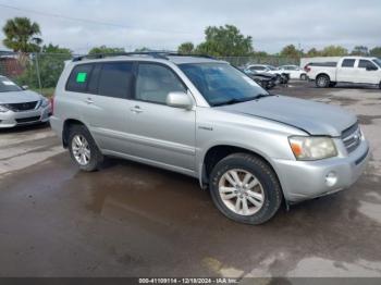  Salvage Toyota Highlander