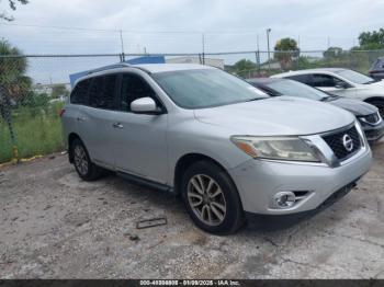  Salvage Nissan Pathfinder