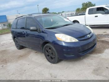  Salvage Toyota Sienna