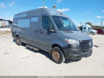  Salvage Mercedes-Benz Sprinter 2500