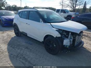  Salvage Nissan Kicks