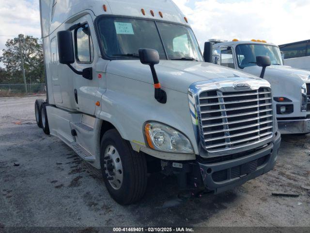  Salvage Freightliner Cascadia 125