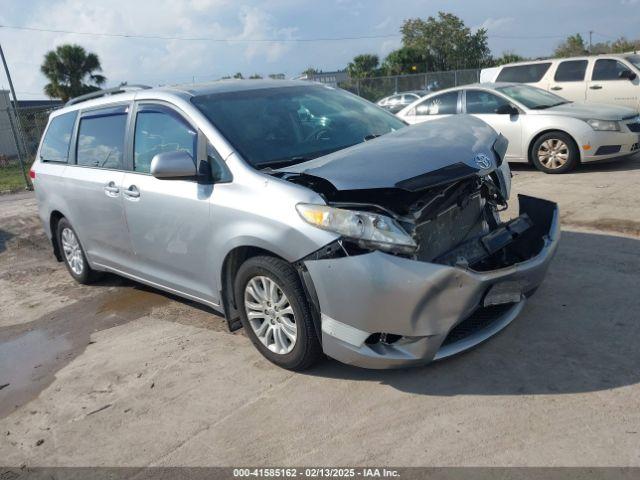  Salvage Toyota Sienna