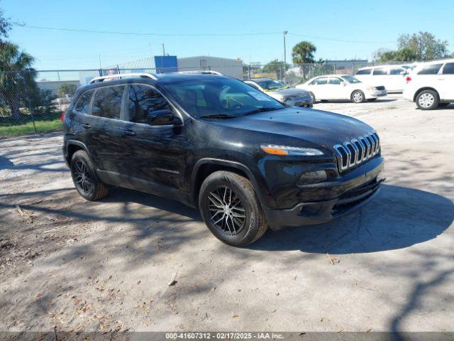  Salvage Jeep Cherokee