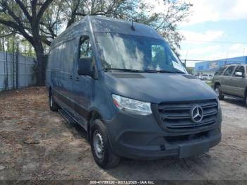  Salvage Mercedes-Benz Sprinter 2500