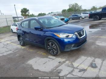  Salvage Nissan Kicks