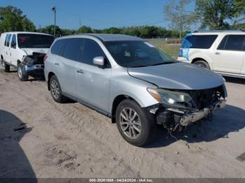  Salvage Nissan Pathfinder