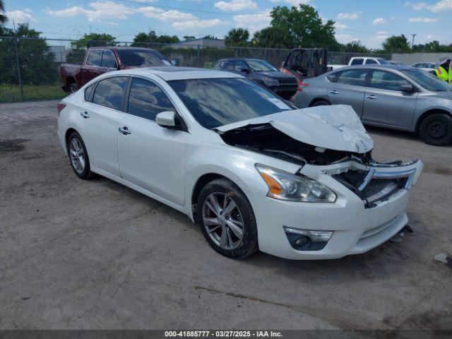  Salvage Nissan Altima