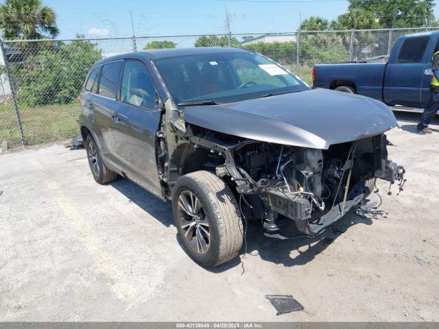  Salvage Toyota Highlander
