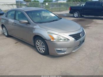  Salvage Nissan Altima