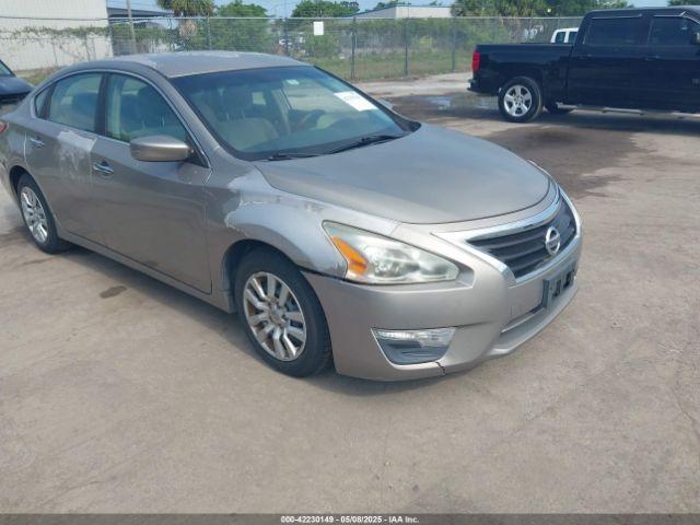  Salvage Nissan Altima
