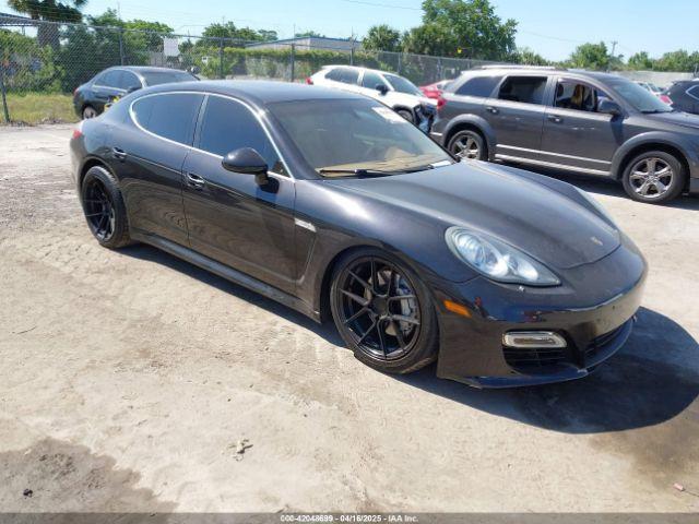  Salvage Porsche Panamera