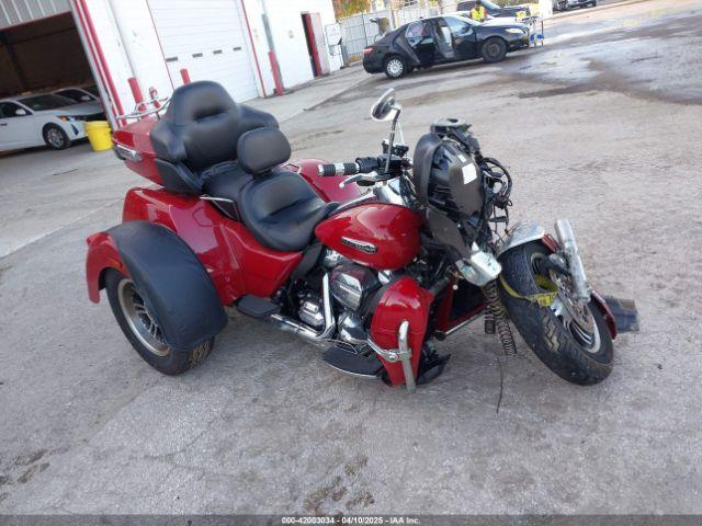  Salvage Harley-Davidson Flhtcutg