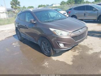  Salvage Hyundai TUCSON