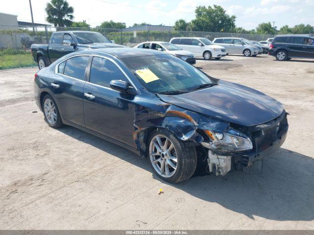  Salvage Nissan Maxima