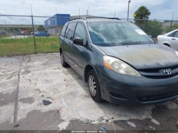  Salvage Toyota Sienna