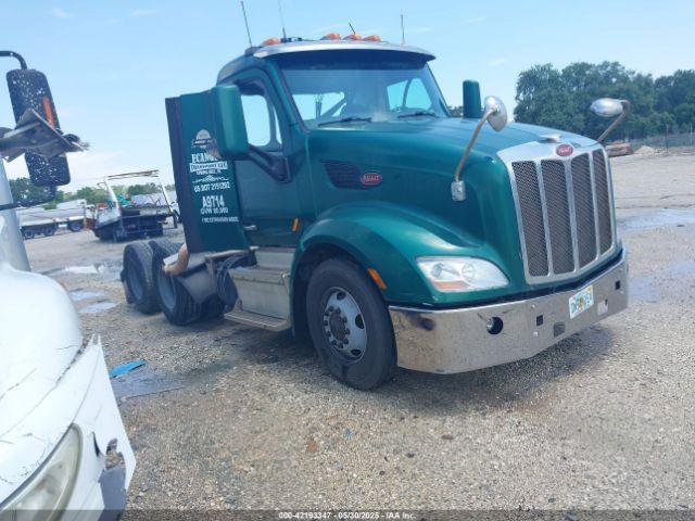  Salvage Peterbilt 579