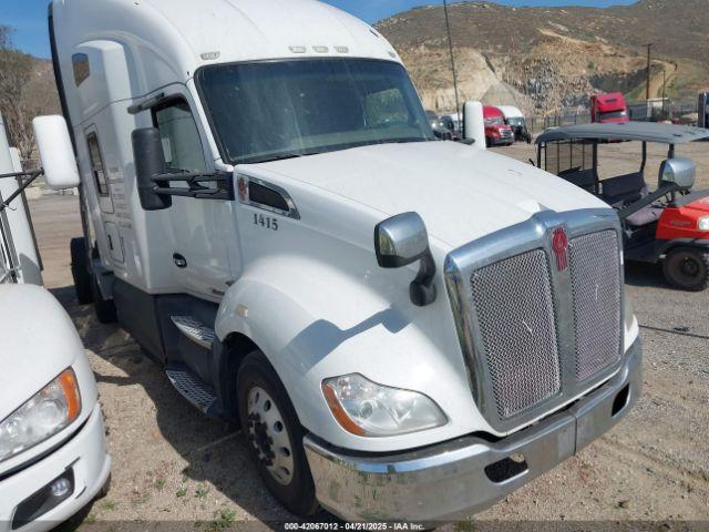  Salvage Kenworth Construction
