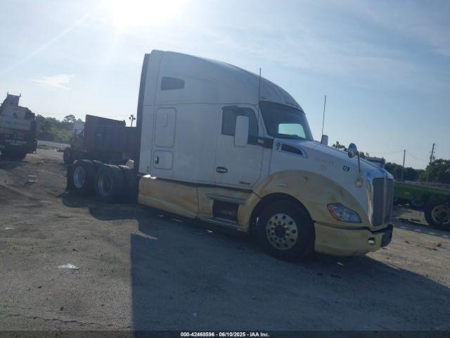  Salvage Kenworth Construction