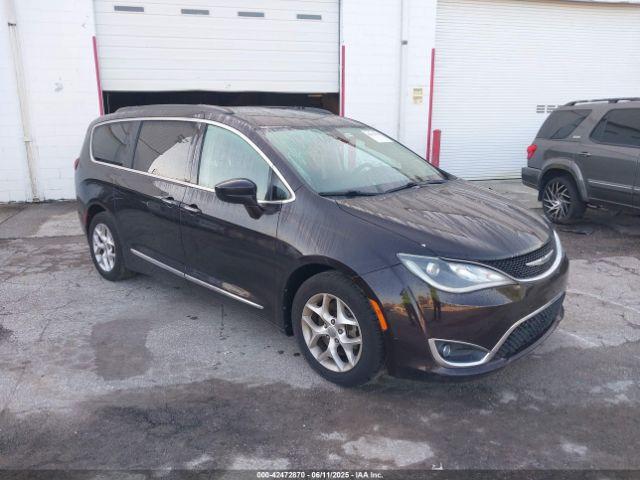  Salvage Chrysler Pacifica