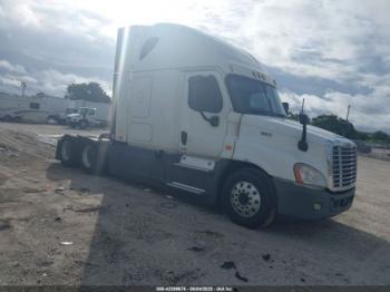  Salvage Freightliner Cascadia 125