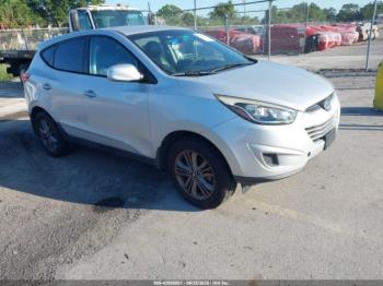  Salvage Hyundai TUCSON