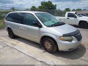  Salvage Chrysler Town & Country