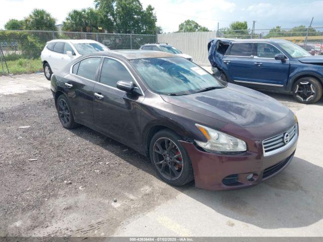  Salvage Nissan Maxima