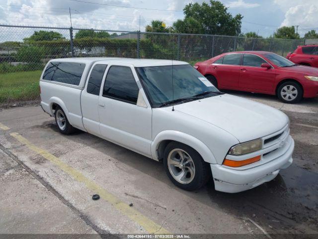  Salvage Chevrolet S-10
