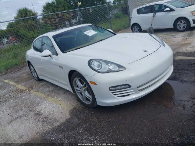  Salvage Porsche Panamera