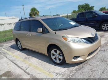  Salvage Toyota Sienna