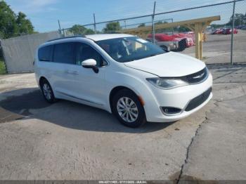  Salvage Chrysler Pacifica
