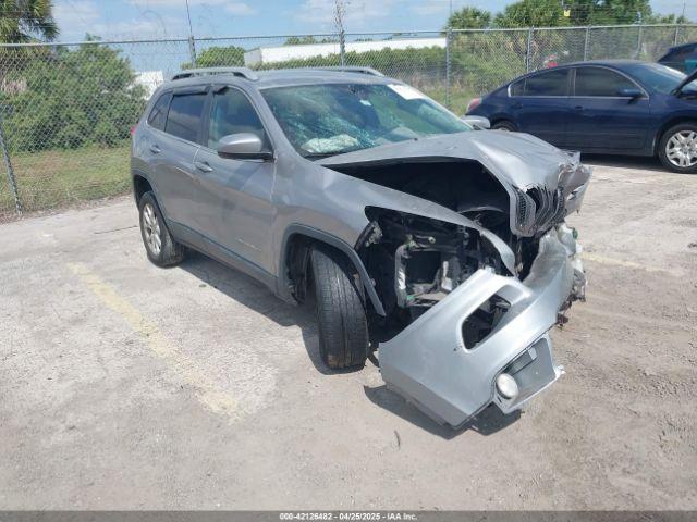  Salvage Jeep Cherokee