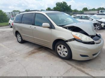 Salvage Toyota Sienna