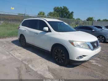  Salvage Nissan Pathfinder