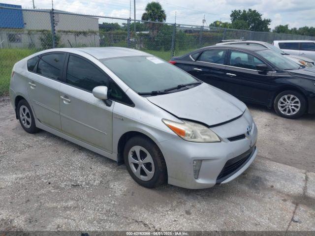  Salvage Toyota Prius