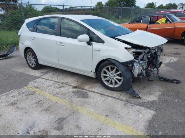  Salvage Toyota Prius v