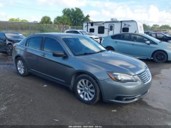  Salvage Chrysler 200