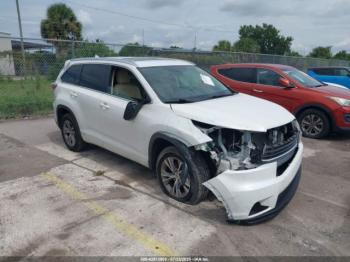  Salvage Toyota Highlander