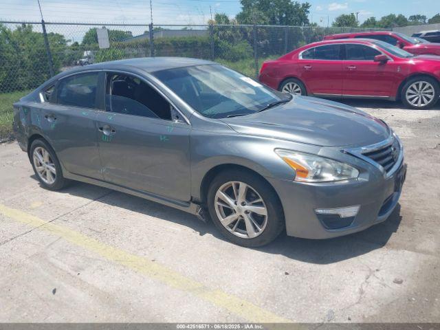  Salvage Nissan Altima