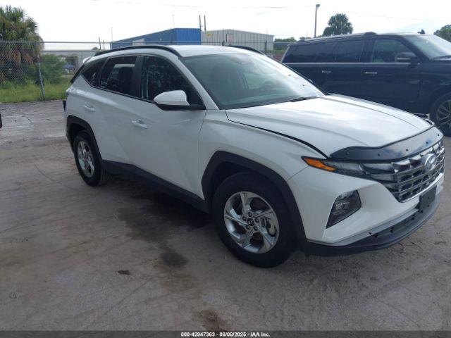  Salvage Hyundai TUCSON